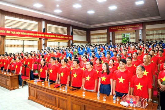 UBND phường Lê Hồ tổ chức sự kiện “Cùng Việt Nam tiến bước - Một tỷ bước chân bước vào kỷ nguyên mới”.